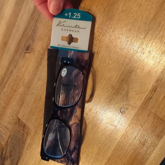 NWT Victoria Klein eyewear +1.25 readers - Picture 10 of 13